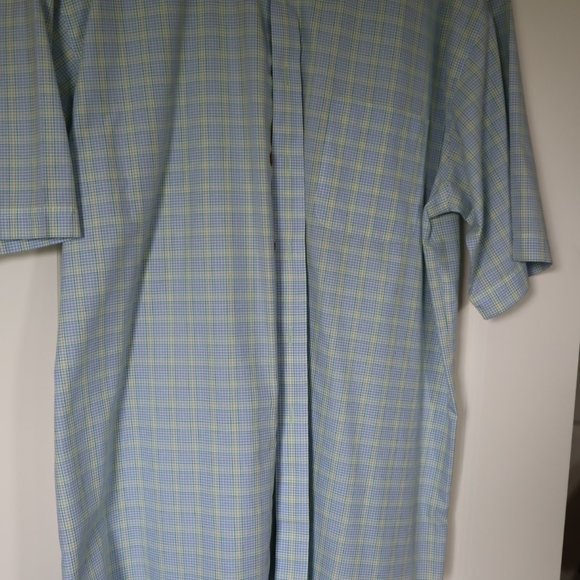 Short Sleeved Button Down Shirt - Picture 4 of 7